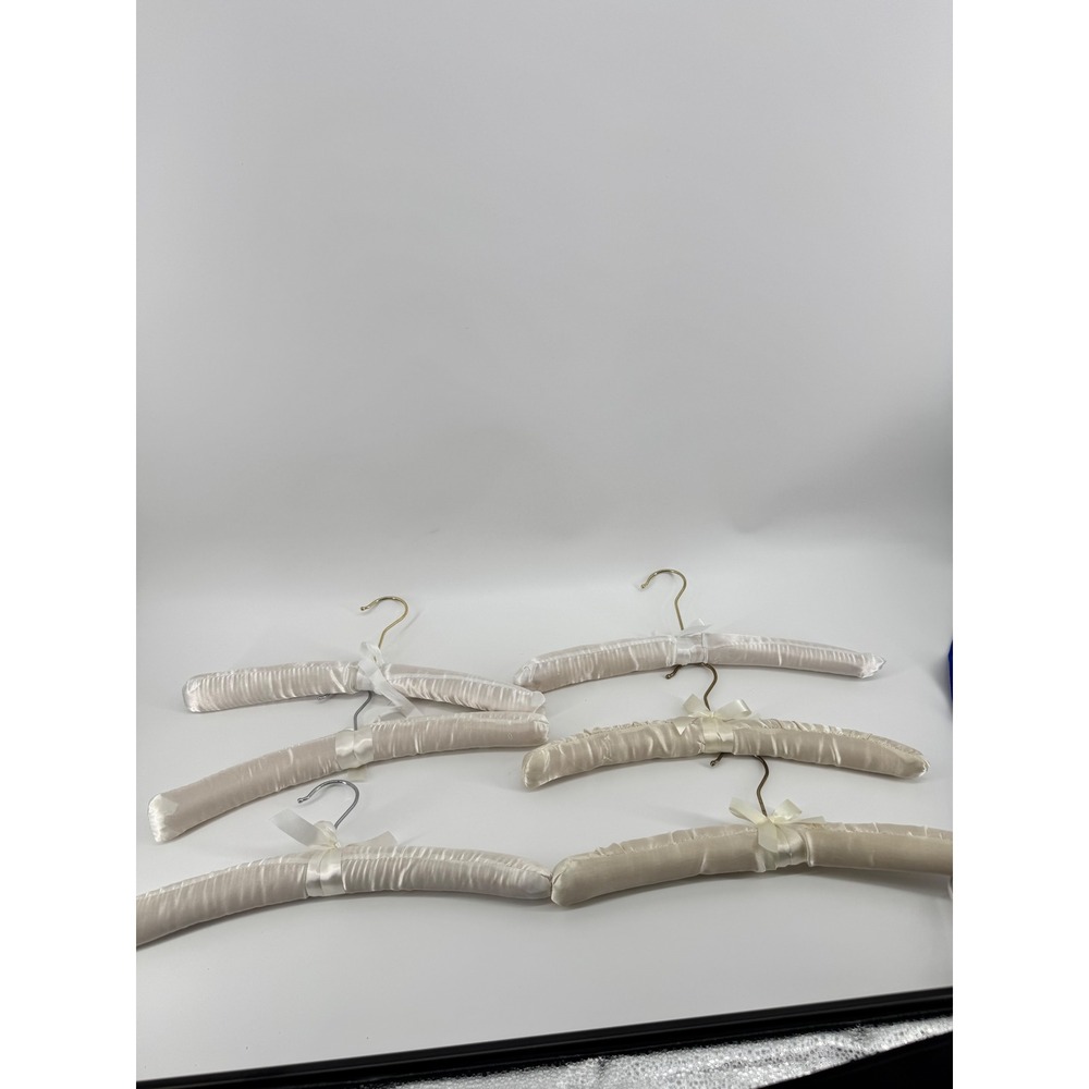 Set of 6 Vintage Padded Satin Hangers Cream Champagne Ribbon Bow Bridal Closet